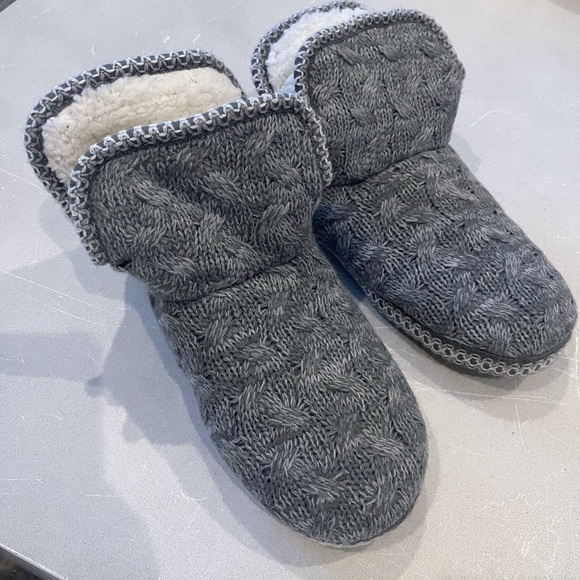 Muk Luks Shoes - Fur lined slippers